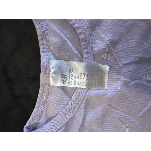 5/$10 H&M Purple romper 6-9 months - Picture 2 of 4